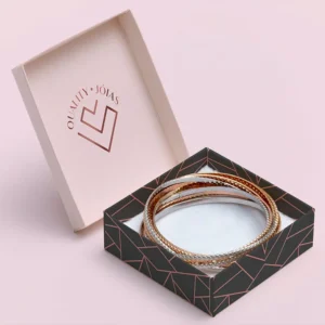 Luxury rigid bracelet box for fine jewelry packaging.