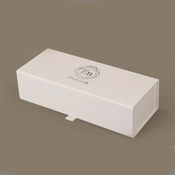 Eco-conscious sleepwear rigid box made with recyclable material.